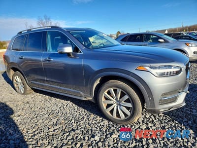 Czwarte zdjęcie samochodu z boku: 2018 VOLVO XC90 T5 VIN:YV4102PK4J1341563 - miniatura