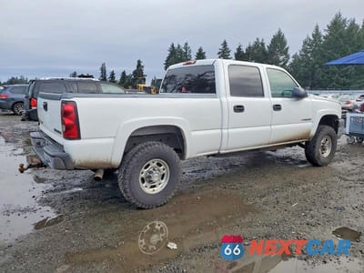 Trzecie zdjęcie samochodu z tyłu: 2005 CHEVROLET SILVERADO K2500 HEAVY DUTY VIN:1GCHK23U15F805470 - miniatura
