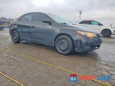 Czwarte zdjęcie samochodu z boku: 2011 KIA FORTE EX VIN:KNAFU4A25B5455886 - miniatura