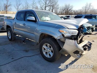 Czwarte zdjęcie samochodu z boku: 2019 TOYOTA TACOMA DOUBLE CAB VIN:5TFAX5GN0KX147167 - miniatura