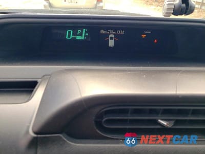 Zdjęcie 9 z 13 samochodu: 2013 TOYOTA PRIUS C VIN:JTDKDTB37D1551838 - miniatura