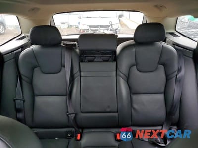 Zdjęcie 10 z 12 samochodu: 2020 VOLVO XC60 T6 MOMENTUM VIN:LYVA22RK9LB528416 - miniatura