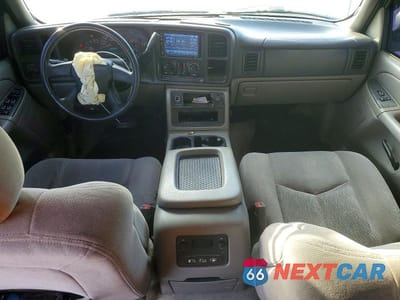 Zdjęcie 8 z 12 samochodu: 2004 CHEVROLET SUBURBAN C1500 VIN:1GNEC16Z14J264585 - miniatura
