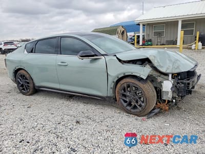 Czwarte zdjęcie samochodu z boku: 2025 KIA K4 GT-LINE TURBO VIN:3KPFW4DC4SE112945 - miniatura