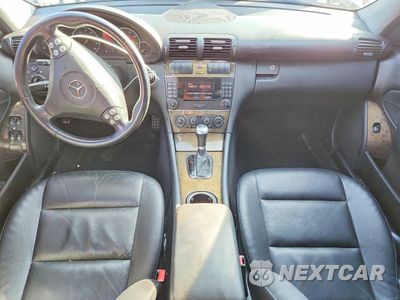 Zdjęcie 8 z 12 samochodu: 2007 MERCEDES-BENZ C 230 VIN:WDBRF52H07F834488 - miniatura