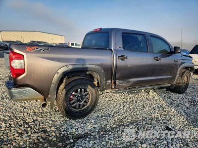 Trzecie zdjęcie samochodu z tyłu: 2017 TOYOTA TUNDRA SR5 VIN:5TFEW5F15HX219556 - miniatura