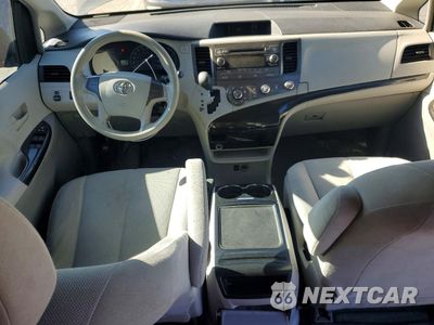 Zdjęcie 8 z 13 samochodu: 2013 TOYOTA SIENNA VIN:5TDZK3DC8DS329460 - miniatura