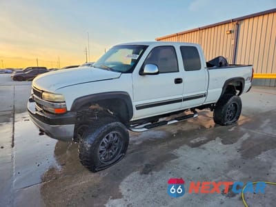 2001 CHEVROLET SILVERADO K2500 HEAVY DUTY 1GCHK29U81E240593 - główne zdjęcie licytacji z USA - miniatura