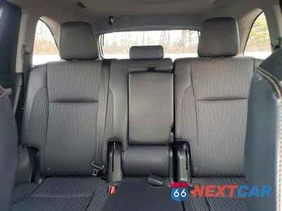 Zdjęcie 10 z 14 samochodu: 2015 TOYOTA HIGHLANDER LE VIN:5TDBKRFH3FS146189 - miniatura