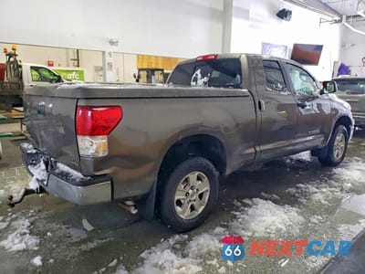 Trzecie zdjęcie samochodu z tyłu: 2012 TOYOTA TUNDRA DOUBLE CAB SR5 VIN:5TFUM5F1XCX029973 - miniatura