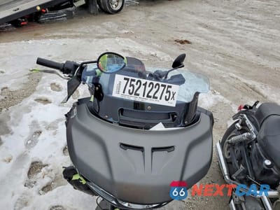 Piąte zdjęcie samochodu w środku: 2023 INDIAN MOTORCYCLE CO. CHALLENGER VIN:56KLCBRR1P3423660 - miniatura