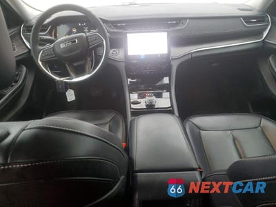 Zdjęcie 8 z 13 samochodu: 2024 JEEP GRAND CHEROKEE LIMITED VIN:1C4RJHBGXR8944383 - miniatura