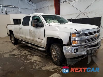 Czwarte zdjęcie samochodu z boku: 2017 CHEVROLET SILVERADO K2500 HEAVY DUTY LT VIN:1GC1KVEG8HF125984 - miniatura