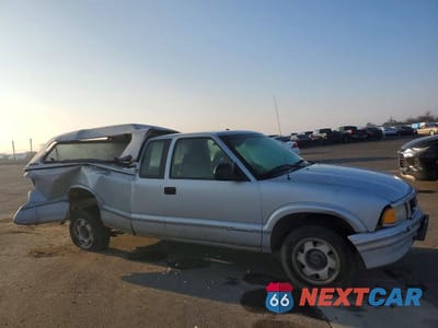 Czwarte zdjęcie samochodu z boku: 1995 GMC SONOMA VIN:1GTCS19ZXS8515767 - miniatura