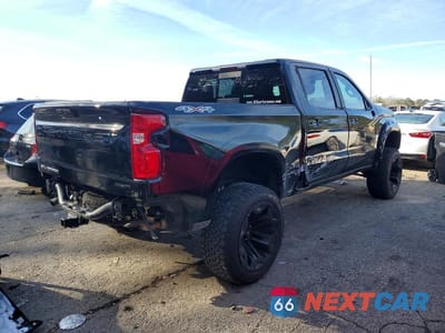 Trzecie zdjęcie samochodu z tyłu: 2021 CHEVROLET SILVERADO K1500 RST VIN:3GCUYEEL7MG125055 - miniatura