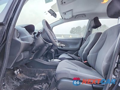 Zdjęcie 7 z 12 samochodu: 2010 HONDA FIT VIN:JHMGE8H21AS001621 - miniatura