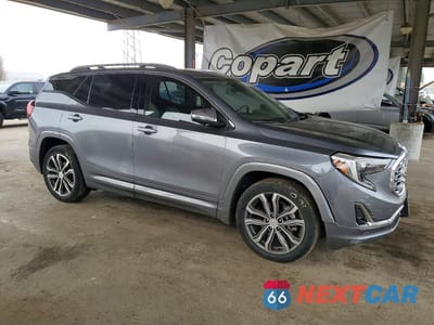 Czwarte zdjęcie samochodu z boku: 2020 GMC TERRAIN DENALI VIN:3GKALSEX0LL136122 - miniatura