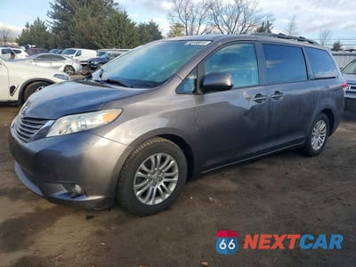 2011 TOYOTA SIENNA XLE 5TDYK3DC8BS091571 - główne zdjęcie licytacji z USA - miniatura