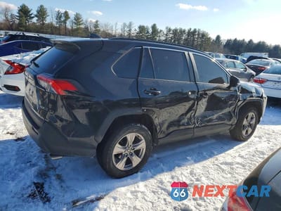 Trzecie zdjęcie samochodu z tyłu: 2023 TOYOTA RAV4 XLE VIN:2T3W1RFV4PW258784 - miniatura