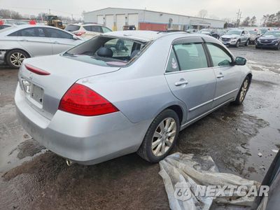 Trzecie zdjęcie samochodu z tyłu: 2006 HONDA ACCORD EX VIN:1HGCM66866A024129 - miniatura