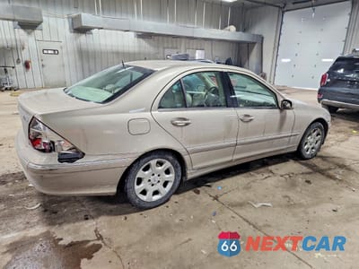 Trzecie zdjęcie samochodu z tyłu: 2005 MERCEDES-BENZ C 240 4MATIC VIN:WDBRF81J05F596869 - miniatura