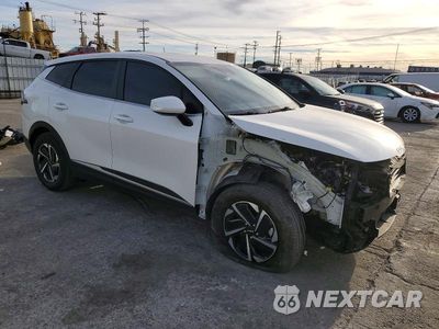 Czwarte zdjęcie samochodu z boku: 2023 KIA SPORTAGE HYBRID LX VIN:KNDPUCAG6P7095875 - miniatura