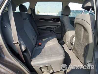 Zdjęcie 11 z 13 samochodu: 2019 KIA SORENTO LX VIN:5XYPGDA50KG486169 - miniatura