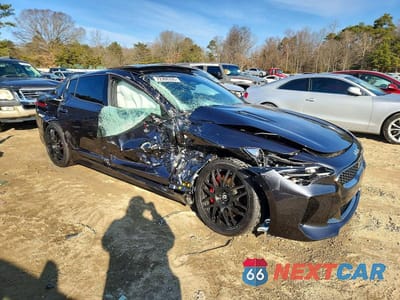 Czwarte zdjęcie samochodu z boku: 2022 KIA STINGER GT1 VIN:KNAE45LC1N6122283 - miniatura