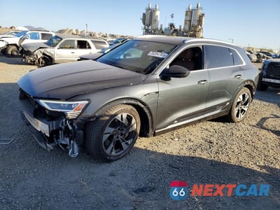 2022 AUDI E-TRON PREMIUM PLUS WA1LAAGE7NB014081 - główne zdjęcie licytacji z USA - miniatura