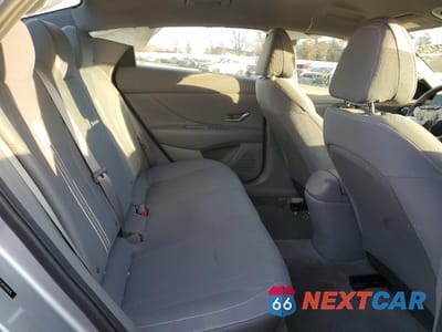 Zdjęcie 10 z 12 samochodu: 2023 HYUNDAI ELANTRA SEL VIN:5NPLS4AG8PH098878 - miniatura