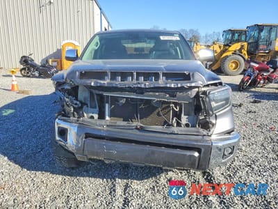 Piąte zdjęcie samochodu w środku: 2020 TOYOTA TUNDRA CREWMAX LIMITED VIN:5TFHY5F13LX905742 - miniatura