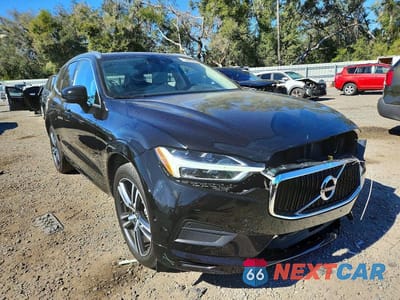 Czwarte zdjęcie samochodu z boku: 2018 VOLVO XC60 T6 MOMENTUM VIN:YV4A22RK7J1043290 - miniatura