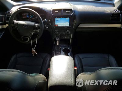 Zdjęcie 8 z 14 samochodu: 2017 FORD EXPLORER XLT VIN:1FM5K7D8XHGA47009 - miniatura