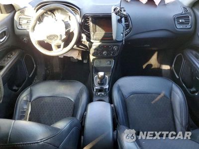 Zdjęcie 8 z 14 samochodu: 2019 JEEP COMPASS LATITUDE VIN:3C4NJCBB4KT676847 - miniatura