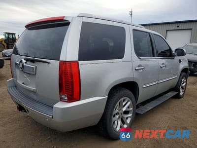 Trzecie zdjęcie samochodu z tyłu: 2011 CADILLAC ESCALADE PREMIUM VIN:1GYS3CEF4BR164407 - miniatura