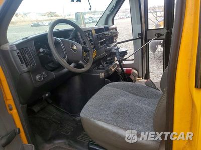 Piąte zdjęcie samochodu w środku: 2010 CHEVROLET EXPRESS SCHOOL BUS VIN:1GB9G5AG5A1166350 - miniatura