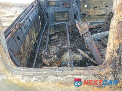 Zdjęcie 10 z 11 samochodu: 1999 GMC NEW SIERRA K1500 VIN:2GTEK19T7X1531861 - miniatura