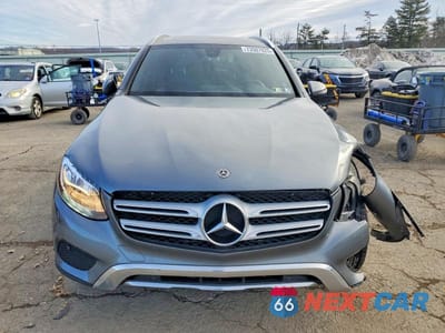 Piąte zdjęcie samochodu w środku: 2018 MERCEDES-BENZ GLC 300 4MATIC VIN:WDC0G4KB6JV014646 - miniatura