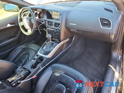 Zdjęcie 8 z 12 samochodu: 2012 AUDI A5 PREMIUM VIN:WAUAFAFH9CN000797 - miniatura