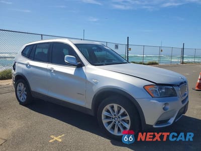 Czwarte zdjęcie samochodu z boku: 2013 BMW X3 XDRIVE28I VIN:5UXWX9C51D0D00011 - miniatura