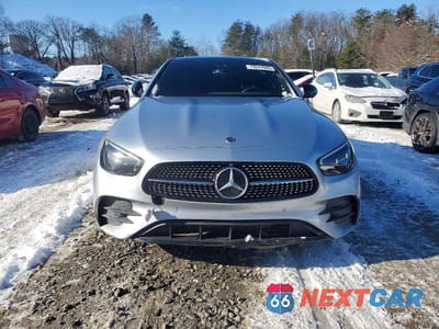 Piąte zdjęcie samochodu w środku: 2021 MERCEDES-BENZ E 350 VIN:W1KZF8DB5MA960761 - miniatura