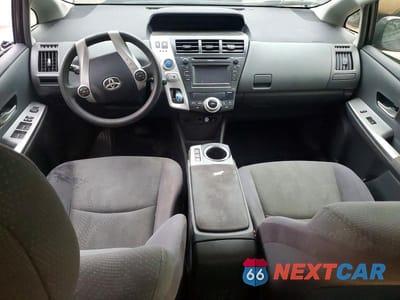 Zdjęcie 8 z 13 samochodu: 2014 TOYOTA PRIUS V VIN:JTDZN3EU8EJ008483 - miniatura