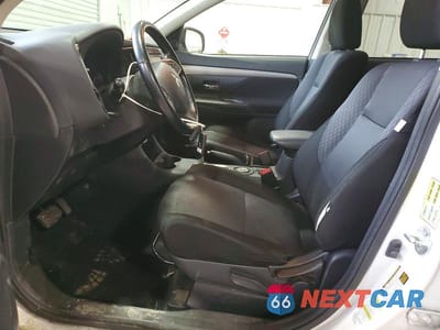 Zdjęcie 7 z 12 samochodu: 2014 MITSUBISHI OUTLANDER SE VIN:JA4AZ3A35EZ006202 - miniatura