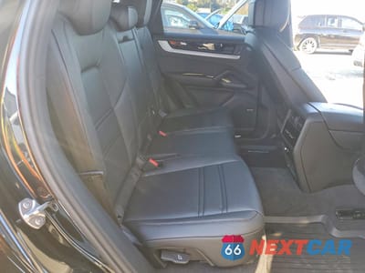 Zdjęcie 11 z 14 samochodu: 2025 PORSCHE CAYENNE SE HYBRID VIN:WP1AN2AY8SDA22182 - miniatura