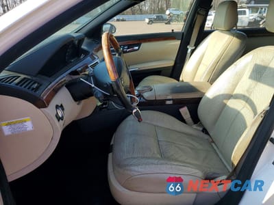 Zdjęcie 7 z 12 samochodu: 2009 MERCEDES-BENZ S 550 4MATIC VIN:WDDNG86X19A258190 - miniatura