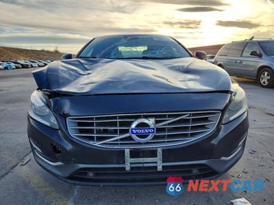 Piąte zdjęcie samochodu w środku: 2016 VOLVO S60 PREMIER VIN:LYV402FK2GB106775 - miniatura