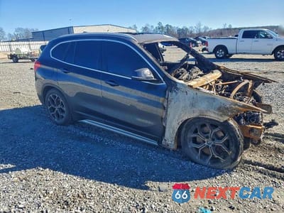 Czwarte zdjęcie samochodu z boku: 2020 BMW X1 XDRIVE28I VIN:WBXJG9C08L5P60977 - miniatura