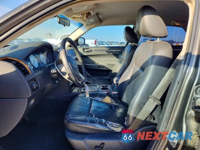 Zdjęcie 7 z 11 samochodu: 2010 CHRYSLER 300 TOURING VIN:2C3CA5CV9AH206630 - miniatura