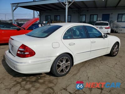 Trzecie zdjęcie samochodu z tyłu: 2004 MERCEDES-BENZ E 500 VIN:WDBUF70J24A415708 - miniatura