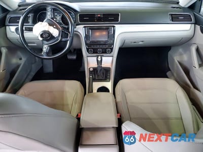 Zdjęcie 8 z 12 samochodu: 2019 VOLKSWAGEN PASSAT WOLFSBURG VIN:1VWLA7A38KC014254 - miniatura